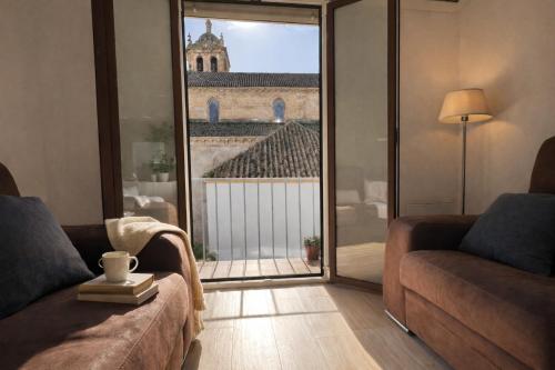 Apartamento con parking y vistas a iglesia histórica Centro Córdoba