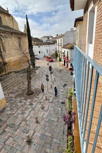 Apartamento con parking y vistas a iglesia histórica Centro Córdoba