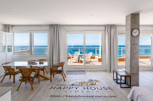 Ático con garaje en 1º línea de playa Almería