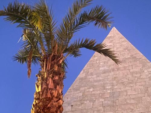 Piramide Rhome Apart