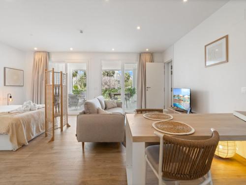 Elegant 4-Pax Apartment in Casares