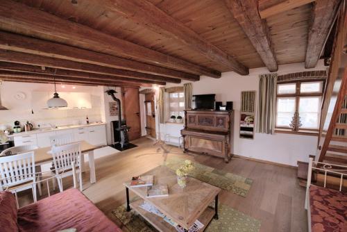 Televisyen dan/atau pusat hiburan di GoldGemäuer Appartements