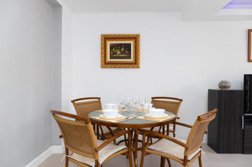 C34 Cosy 4 bdr apt close to Maria Zambrano