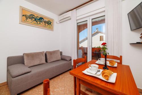 Apartments Amaic
