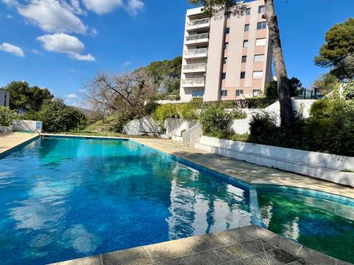 Magnifique appartement avec terrasse et piscine