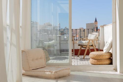 C44 Cute Penthouse City Center