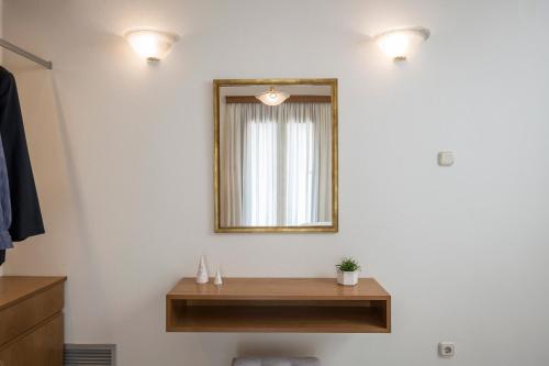 Soul of Sun - Spacious Luxury 90sqm Apartment, 2 Bathrooms, Chania Center, Private Parking Available 900m