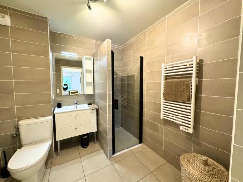 Spacieux duplex de standing avec piscine & parking