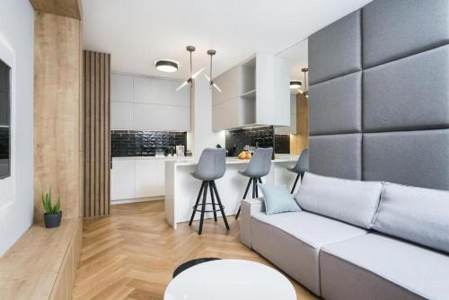 Urban Apartaments - Great Location - City Center - Mennica 166
