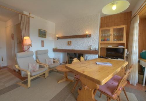 Studio Saturne 108 sur la place du Village a Anzere