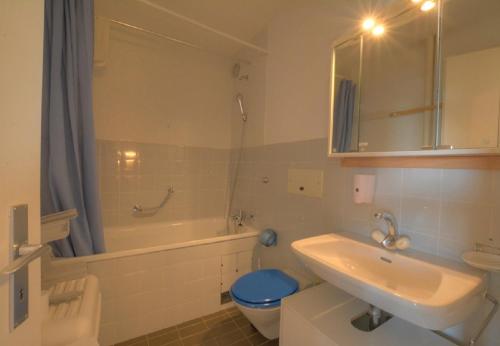 Studio Saturne 108 sur la place du Village a Anzere