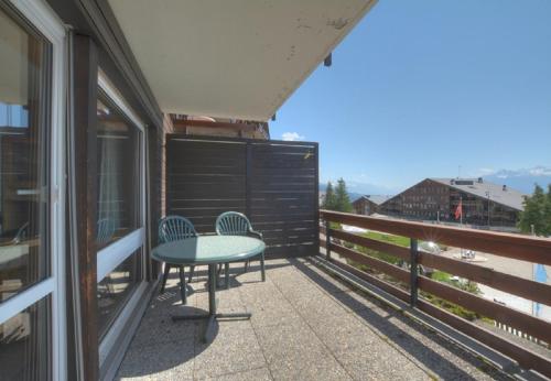 Studio Saturne 108 sur la place du Village a Anzere