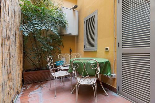 GuestHost - Central Apartment on two levels