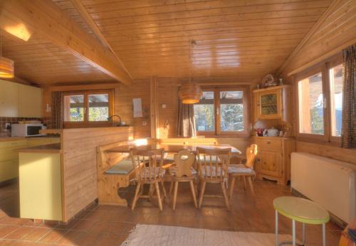 Chalet Johnson a Anzere avec vue sur les Alpes