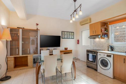 Kunterbunt Cozy House In Kokkino Chorio - BY APOKORONAS VILLAS