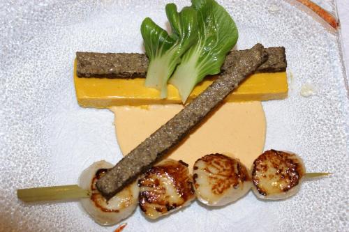 Makanan di atau berdekatan hotel