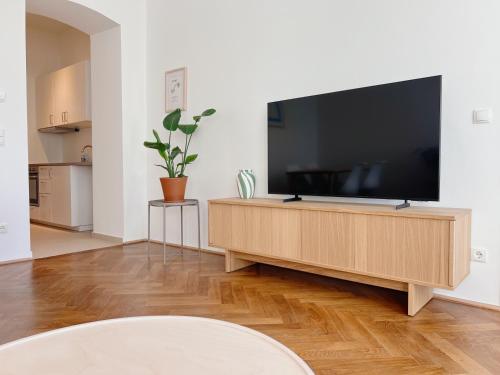 New renovated 2BR Suite at Stadhalle