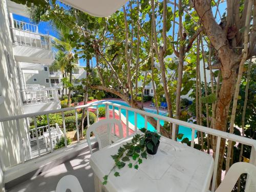 OCEAN VIEW and GARDEN VIEW VACATION STUDIOS at Playa Los Corales