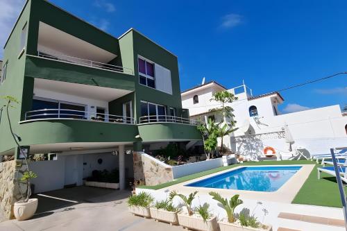 Green House Bajamar - Villa con piscina privada y vistas al mar y la montaña
