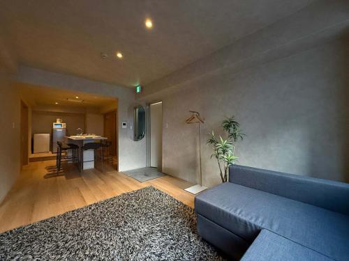 Ishiki by b hotel - Next to Station Newly Renovated 3BR with Island Kitchen