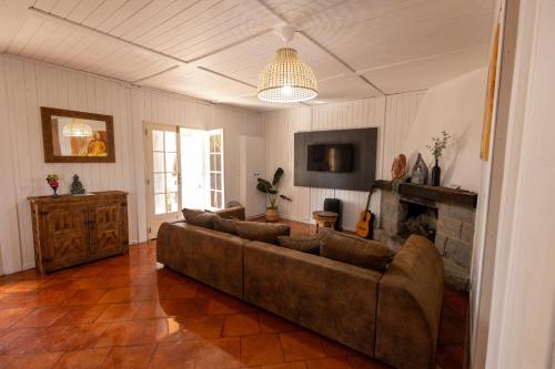 Casa Feia Hostel