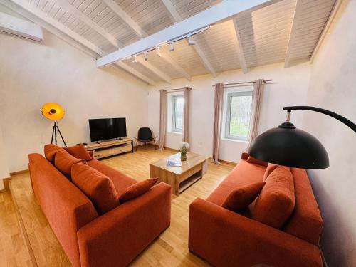 East Side of Acropolis Plaka Luxury Apartment