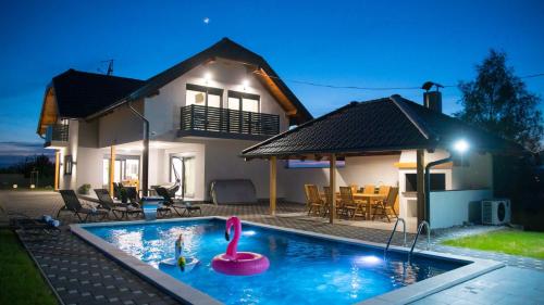 Villa Old Hills by Villas Guide