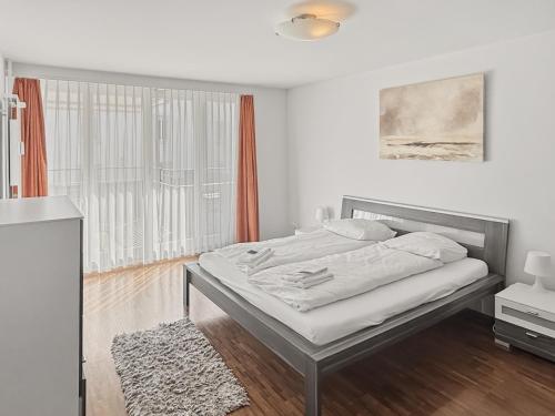 2BR near lake - Flower 23