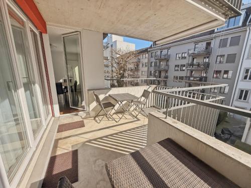 2BR near lake - Flower 23