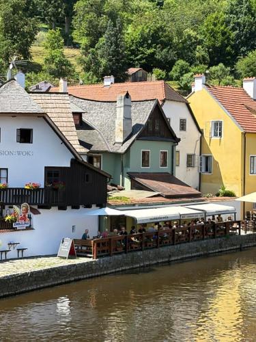 Vltava Port Riverside Restaurant-Café-Pension
