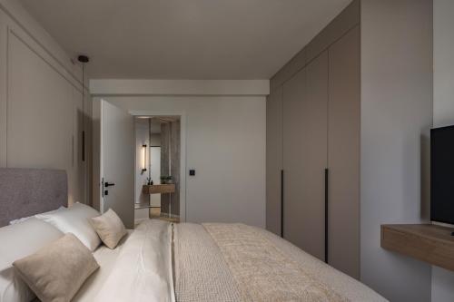 Iman Apartments