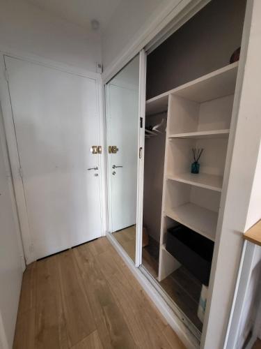 Air-conditioned studio, 4 min from the Croisette, 15 min from the Palais