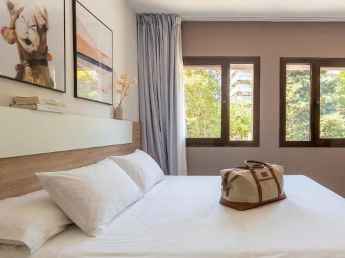 Limehome Barcelona Carrer de Fontcoberta - Digital Access