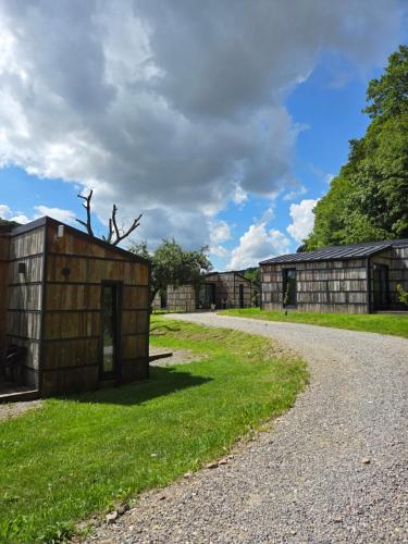 Foto "Rózin Pstrągarnia" domki całoroczne Jura Krakowsko-Częstochowska 1