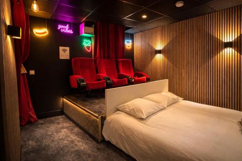 Cinéma et jacuzzi privatif, Bordeaux