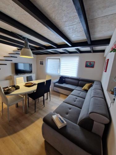 Apartment Mira