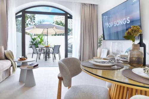 Paraiso Royal - Modern 1 Bedroom Apartment with Terrace in Playa de Las Americas