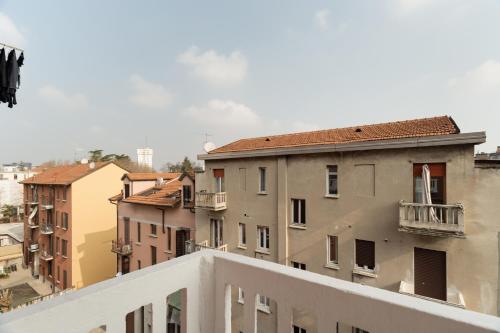 GuestHost - Comfy Balcony Apartment X4 Turro