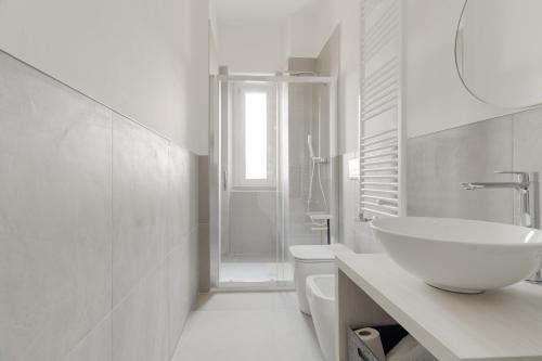 GuestHost - Comfy Balcony Apartment X4 Turro