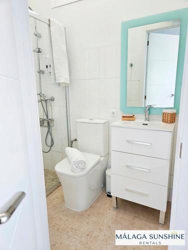 Malaga Sunshine Rentals - Studio Buenavista - 5 Minute Drive to the BEACH - Stunning Sunset