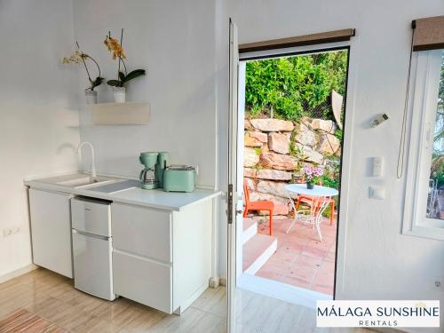 Malaga Sunshine Rentals - Studio Buenavista - 5 Minute Drive to the BEACH - Stunning Sunset