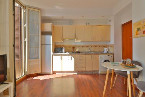 C61 - Brand New One Bedroom Cathedral Views