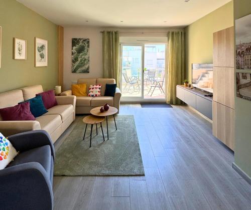Pink Lagoon View Apartment