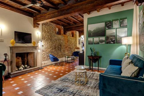 Agnese Apartment by Mamo Florence