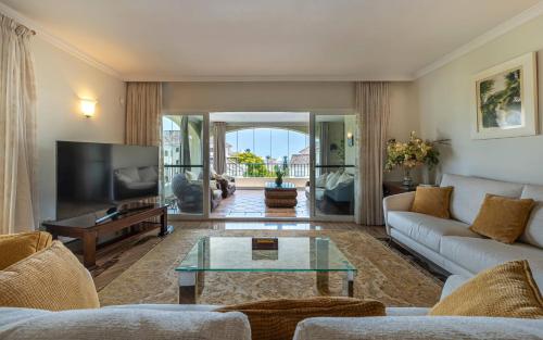 Awesome 3 Br Apart. w/ 4 Terraces, Pool & Parking