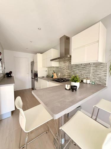 Appartement 4 personnes, Plage 2 min , Bus direct Cannes centre