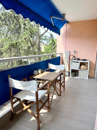 Appartement 4 personnes, Plage 2 min , Bus direct Cannes centre
