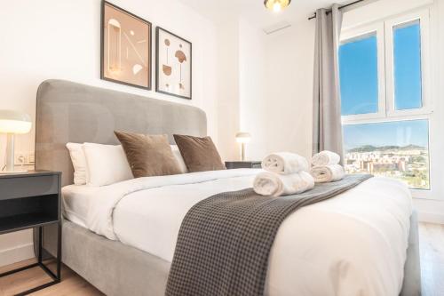 Bright 24th Floor Apartment, Pool & Gym REMS