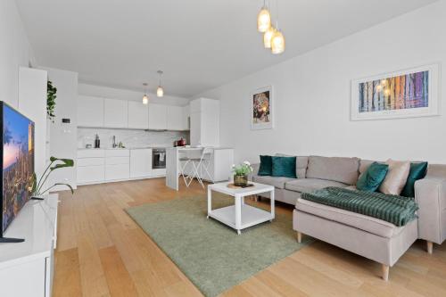 Stylish 19th-Floor Klingerka Apartment with Stunning Castle Views & Free Parking