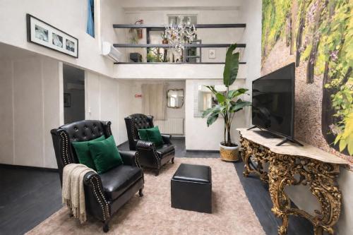 Entire Loft in Via Margutta 2BR -2BA Private steam bath Inside The loft